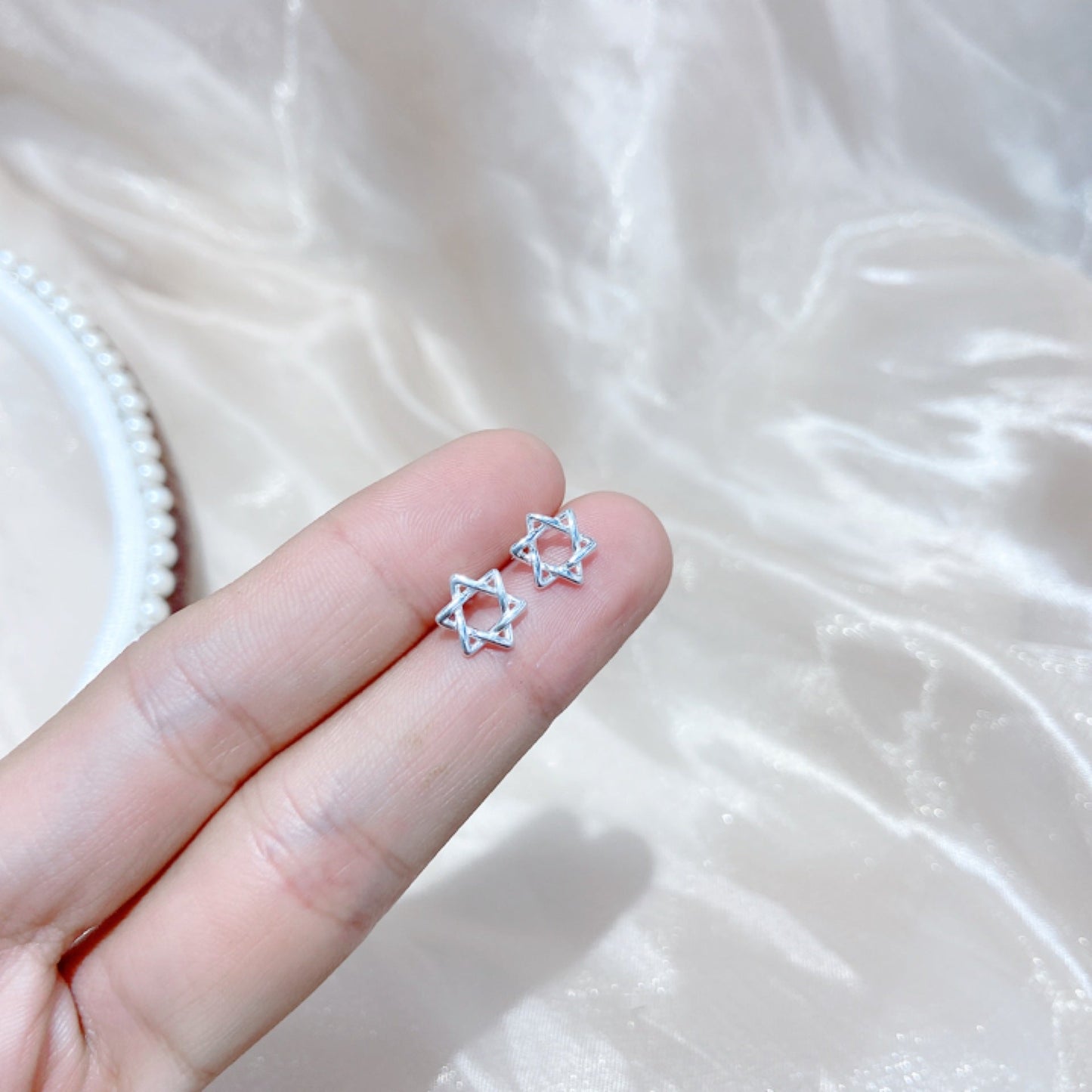 Sier Female Simple And Compact Delicate Earrings