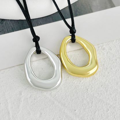 Women's Heart-shaped Hollow Pendant For Simple Geometric Ellipse Necklaces