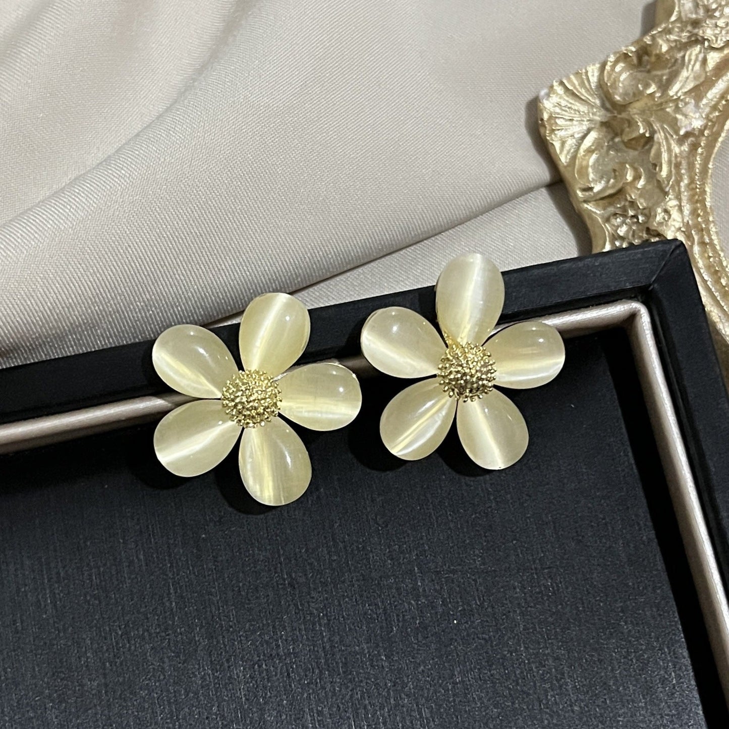 Needle French Opal Simple And Stylish Earrings