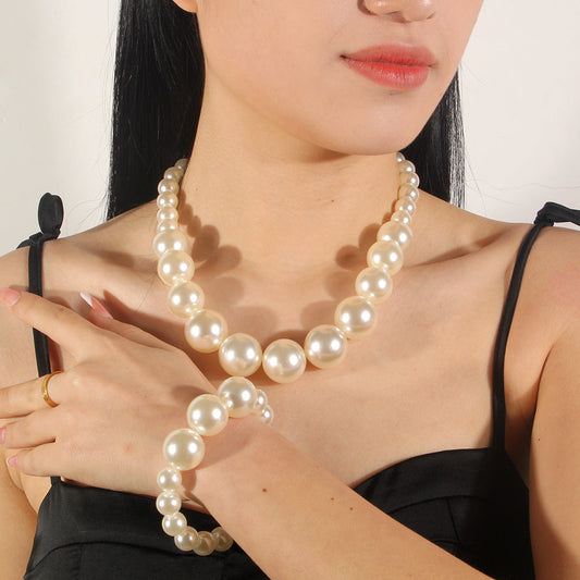 Fashion Pearl Simplicity And Exaggeration Imitation Necklaces