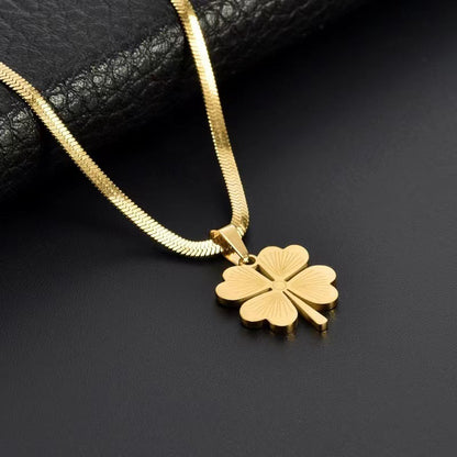 Women's Clover Design Sense Light Luxury Minority Titanium Necklaces