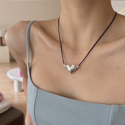 Women's Metal Heart Design Sense Niche Retro Necklaces
