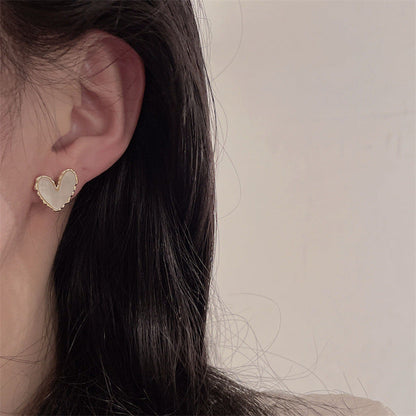 Design High Sense White Shell Love Earrings