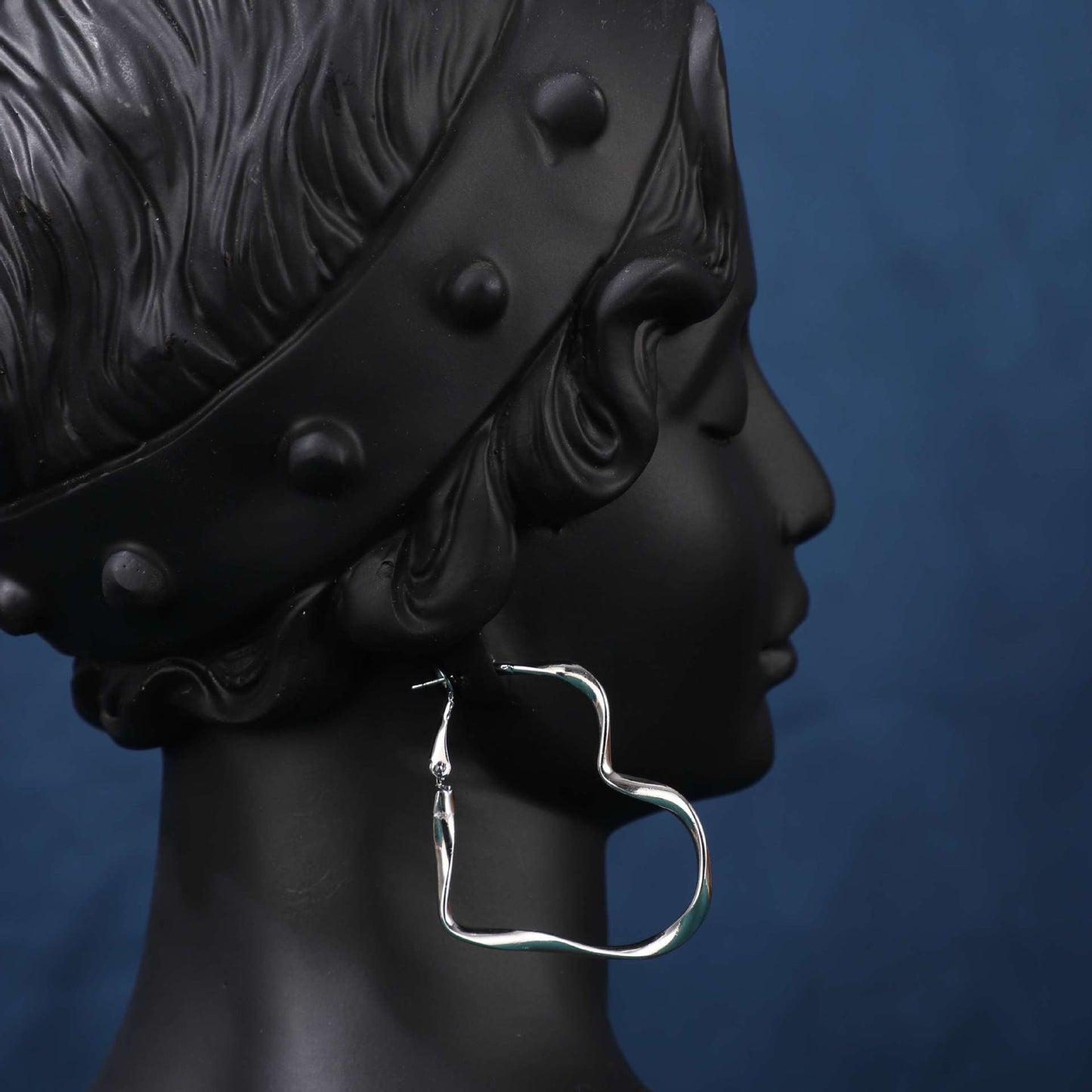 Twisted Love Heart Design Sense Simple Earrings