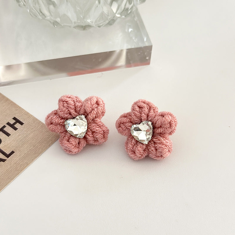 Women's Niche Plush Flower Pearl Gentle Temperament Earrings