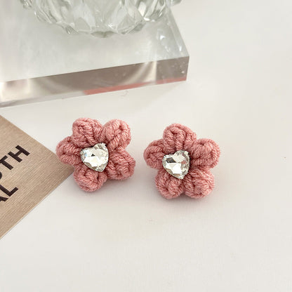 Women's Niche Plush Flower Pearl Gentle Temperament Earrings