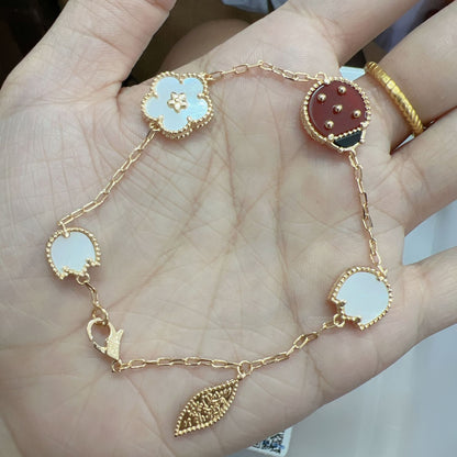 Red Agate Clover Female Pork Belly White Shell Bracelets