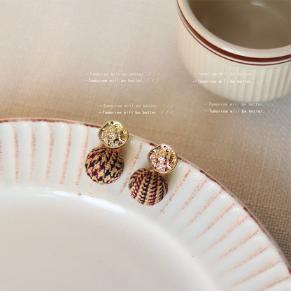 Women's Classic Style Sier Needle Woolen Yarn Ball Earrings