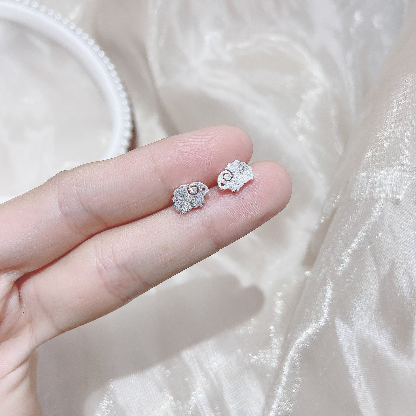 Sier Female Simple And Compact Delicate Earrings