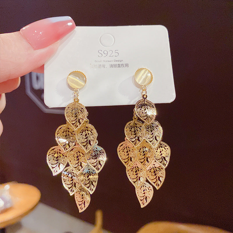 One Leaf Rich Hollow Leaves Tassel Earrings