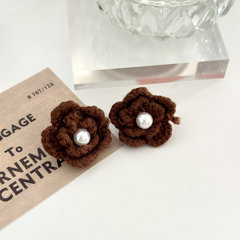 Women's Niche Plush Flower Pearl Gentle Temperament Earrings