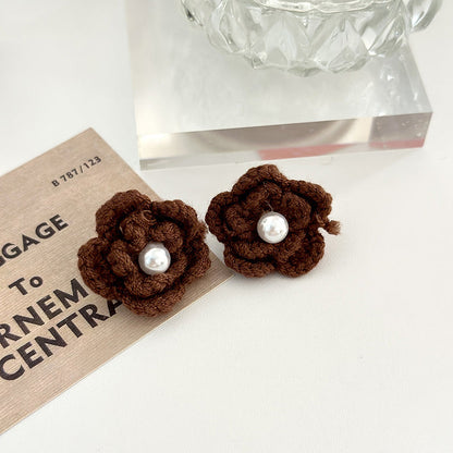 Women's Niche Plush Flower Pearl Gentle Temperament Earrings