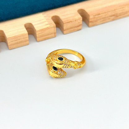 Women's Trendy Retro Creative Personalized Fashion Simulated Snakes Cold Rings