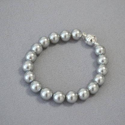 Women's Circle Highlight Imitation Pearl Magnetic Buckle Sweater Necklaces