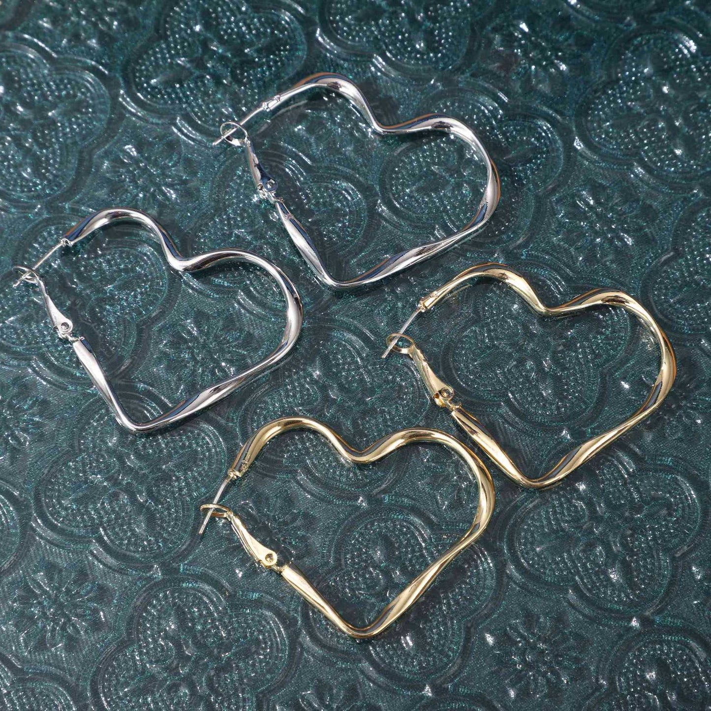 Twisted Love Heart Design Sense Simple Earrings