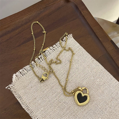 Women's Simple Gold-plated Black Heart Pendant For Niche Necklaces