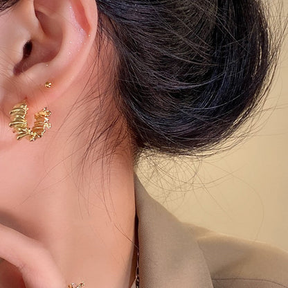 Women's Retro Irregular Pleated Fashionable Elegant High-grade Earrings