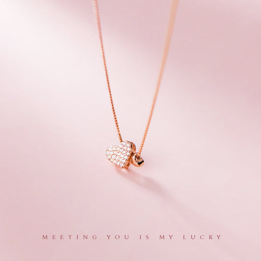 Women's Fresh Sweet And Diamond Mounted Love Necklaces