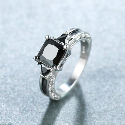 Women's Retro Fashion Inlaid Black Zircon For Rings