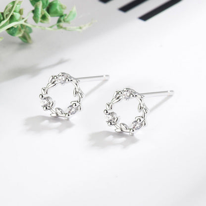 Women's Garland Ear Exquisite High-grade Sense Design Trendy Sleeping No Rings