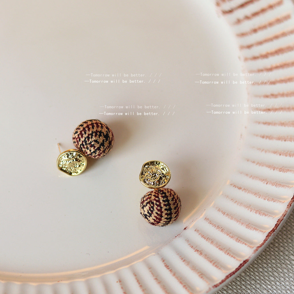 Women's Classic Style Sier Needle Woolen Yarn Ball Earrings