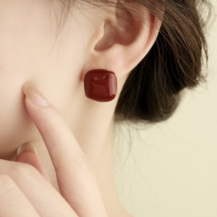 Women's Red Square Sweet Elegance High-grade Western Earrings