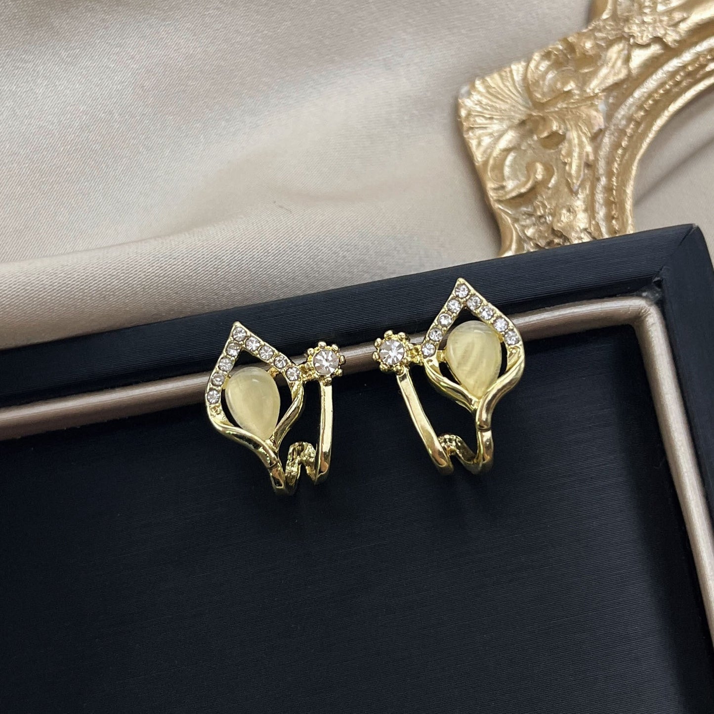 Needle French Opal Simple And Stylish Earrings