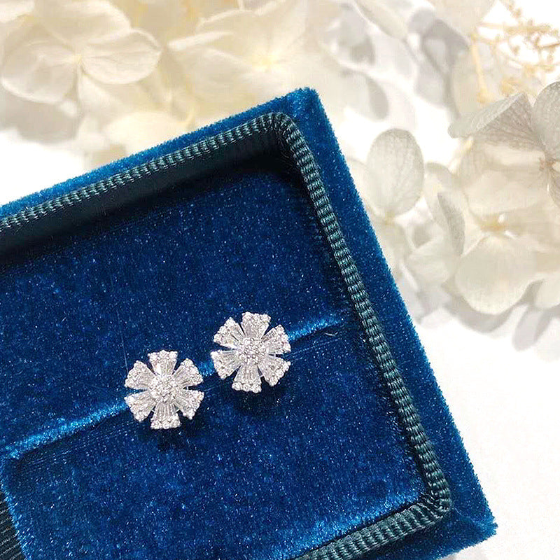 Shi Korean Style Copper Zircon Snowflake Sleeping Earrings