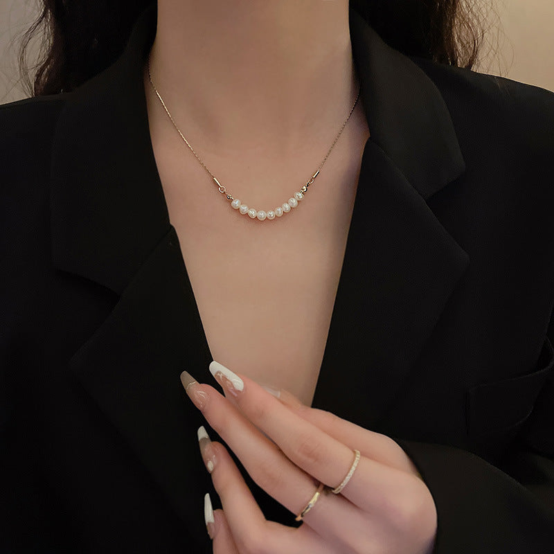 Women's Natural Freshwater Pearl Design High-grade Clavicle Necklaces