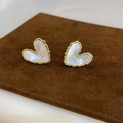 Design High Sense White Shell Love Earrings
