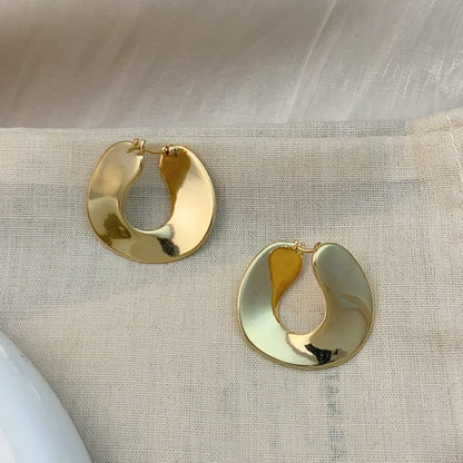 Glossy Round Ear Clip Temperament Cold Earrings