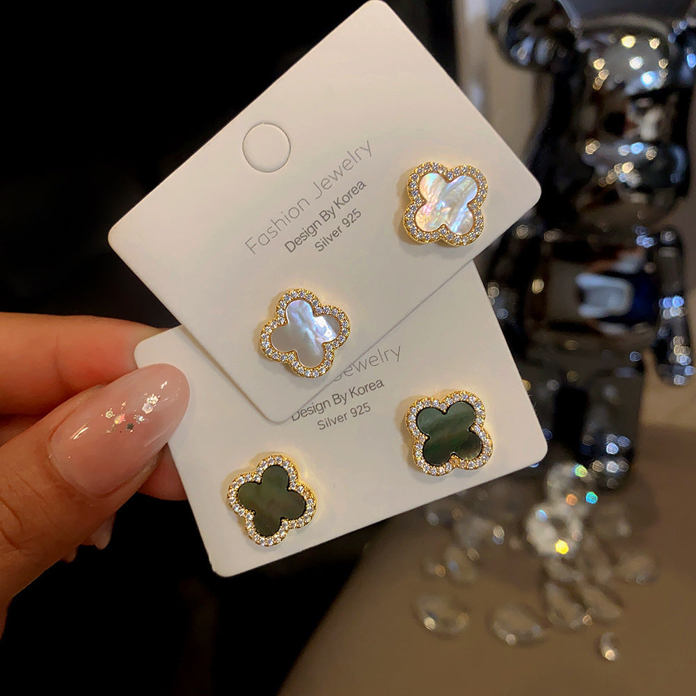 Women's Natural Shell Sier Gray Colored Light Earrings