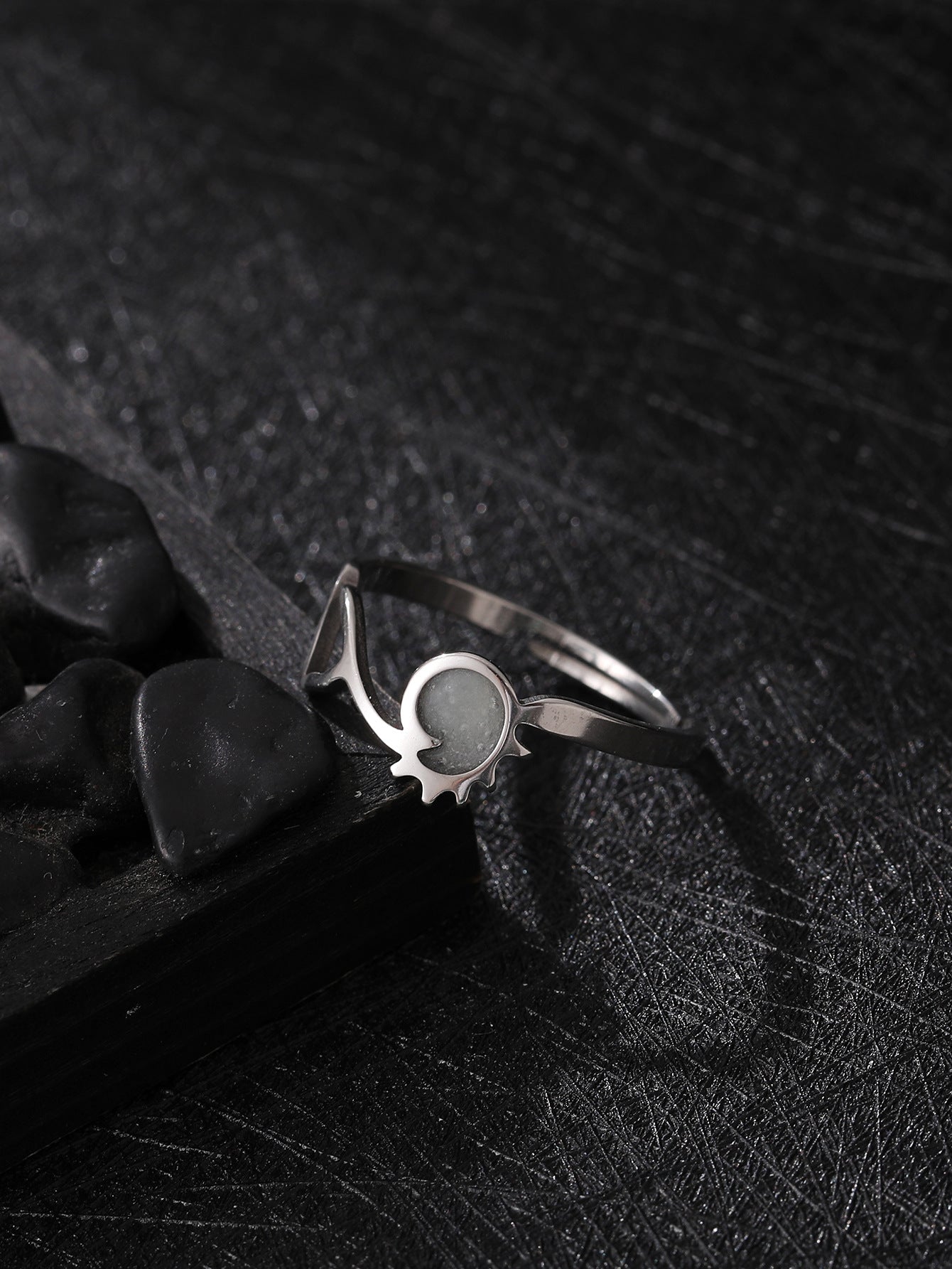 Cute Night Glow Ornament Fashion Geometric Stainless Steel Rings