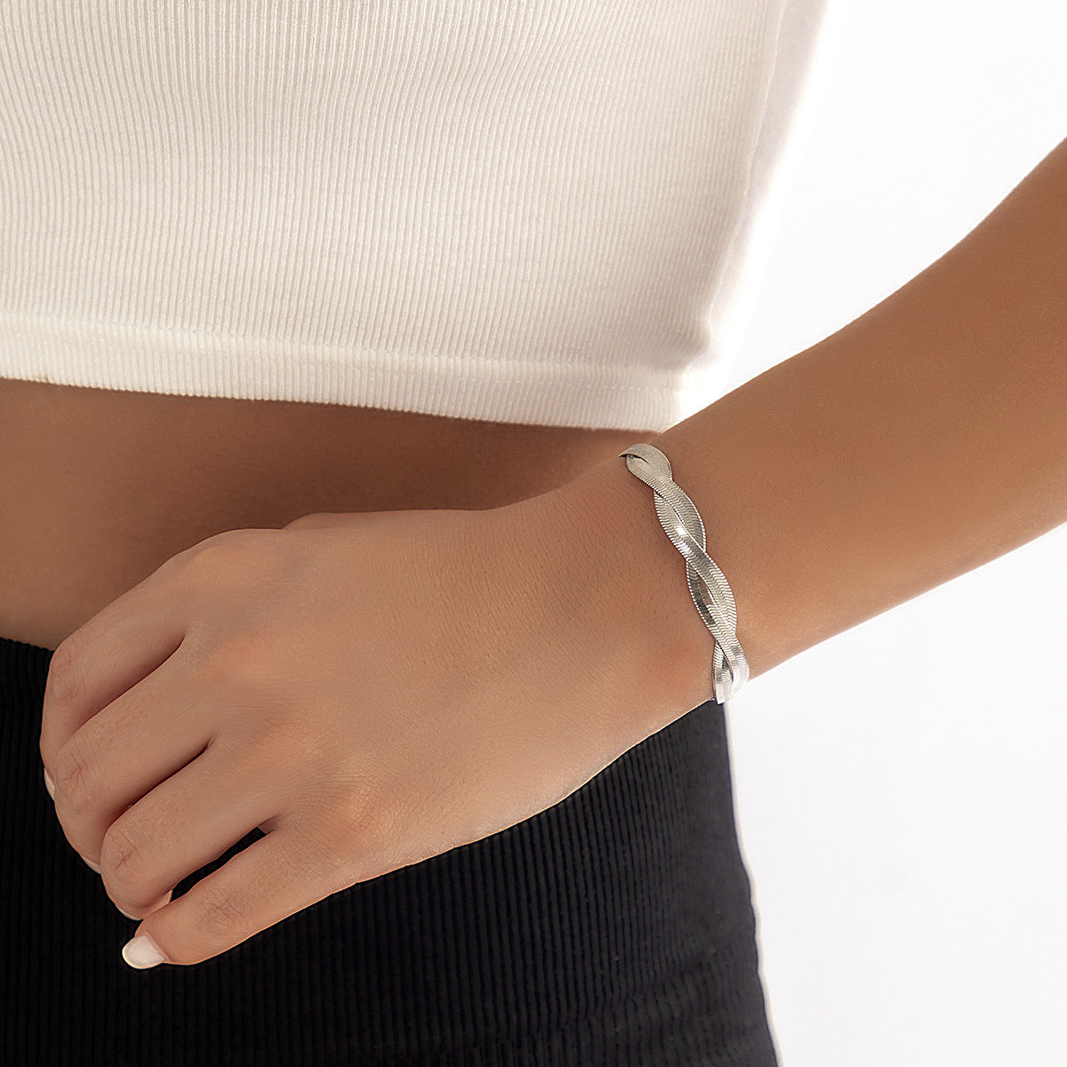 Style Sexy Single-layer Winding Snake Bone Simple Temperament Necklaces