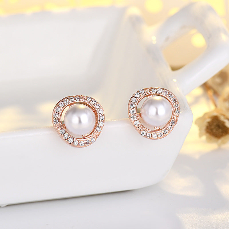 Women's High-grade Simple Temperament Winding Pearl Korean Earrings