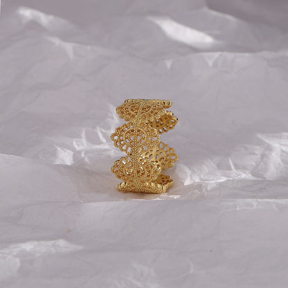 Hollow Exquisite Palace Style Female Personality Rings