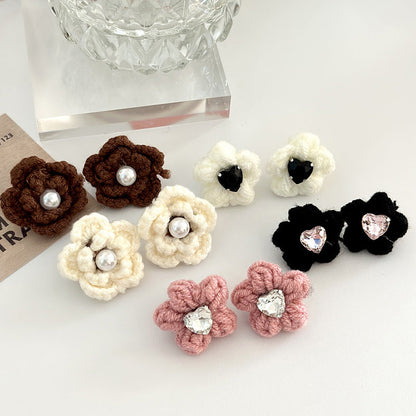 Women's Niche Plush Flower Pearl Gentle Temperament Earrings