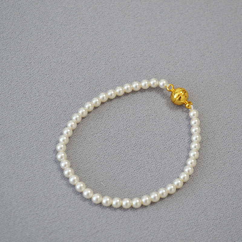 Women's Circle Highlight Imitation Pearl Magnetic Buckle Sweater Necklaces