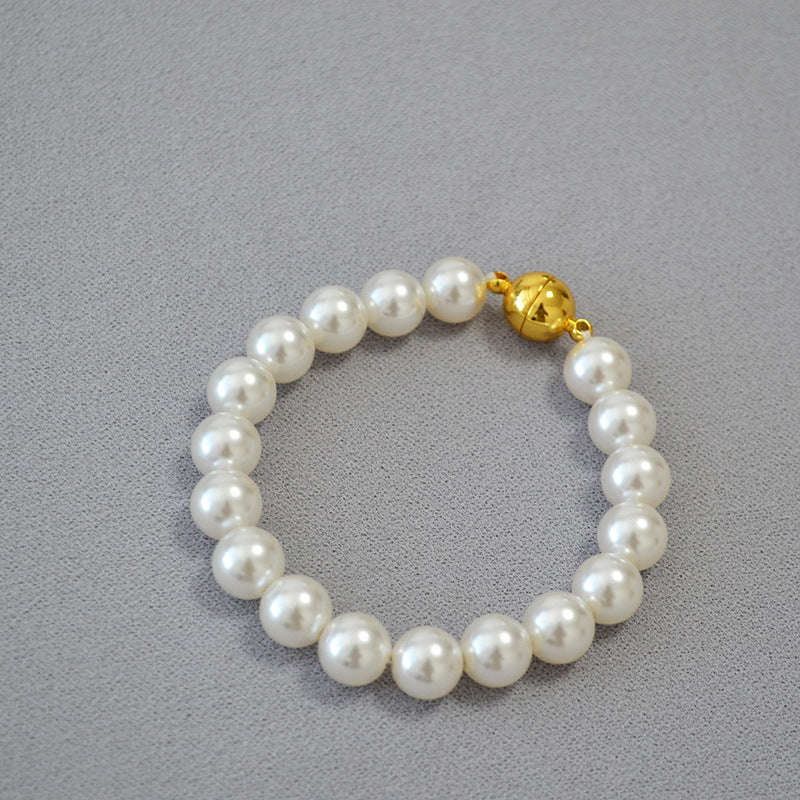 Women's Circle Highlight Imitation Pearl Magnetic Buckle Sweater Necklaces