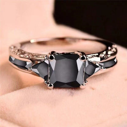 Women's Retro Fashion Inlaid Black Zircon For Rings