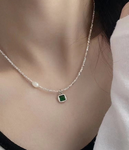 Women's Sier Fashionable Elegant Square Pattern Green Zircon Necklaces