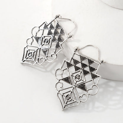 Women's Vintage Hollow Carved For Geometric Scallop Earrings