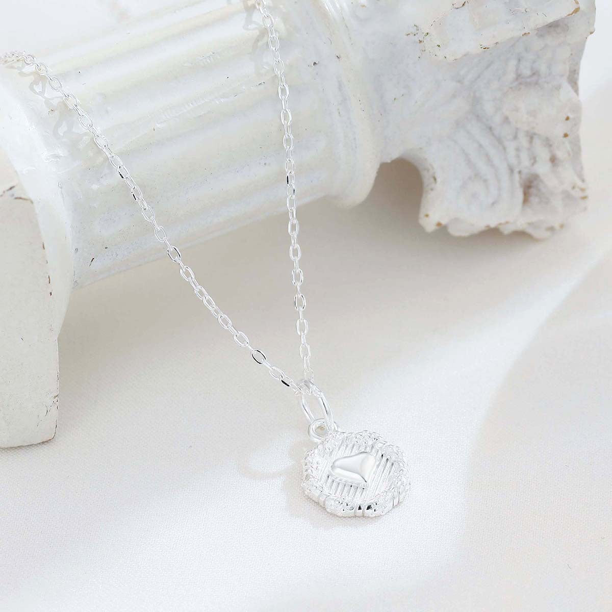 Temperamental Minority Advanced Sense Ornament Light Necklaces