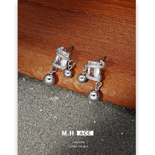 Women's Ball Sier Needle Elegant Hot High-grade Earrings