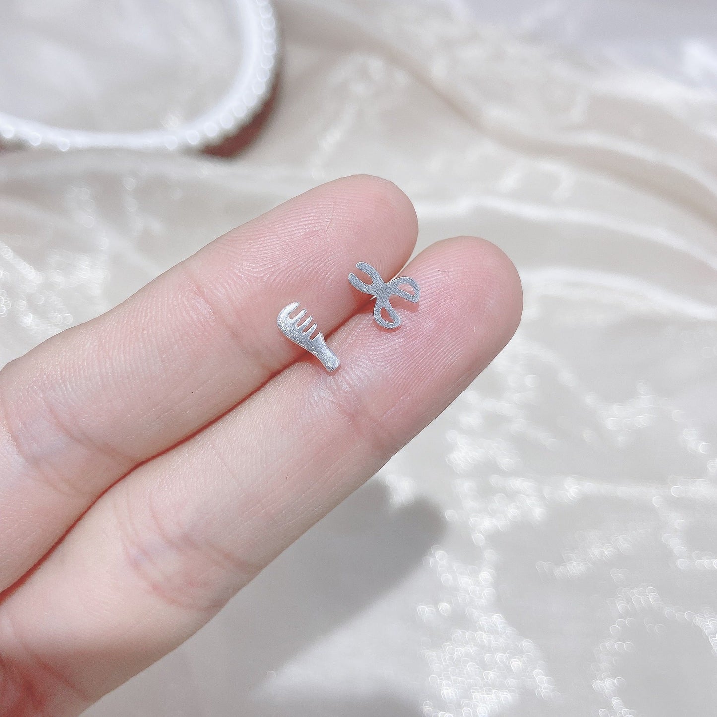 Sier Female Simple And Compact Delicate Earrings