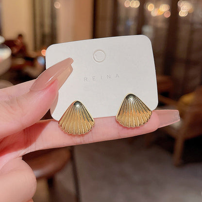 Women's Elegant Pearl High Sense Love Heart Earrings