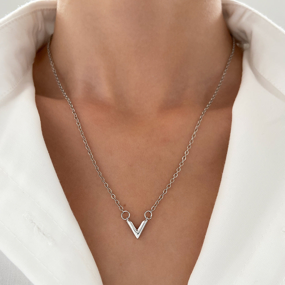 V-shaped Female Pendant Retro Fashion Elegance Necklaces