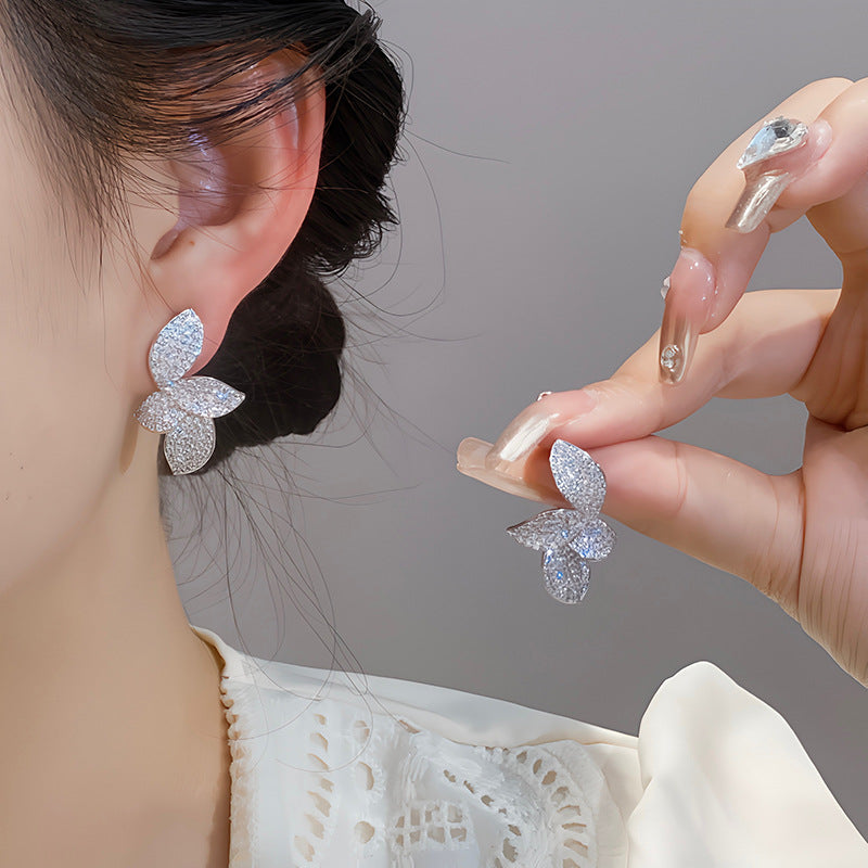 Temperament Entry Lux Micro Rhinestone Leaf-shaped Earrings