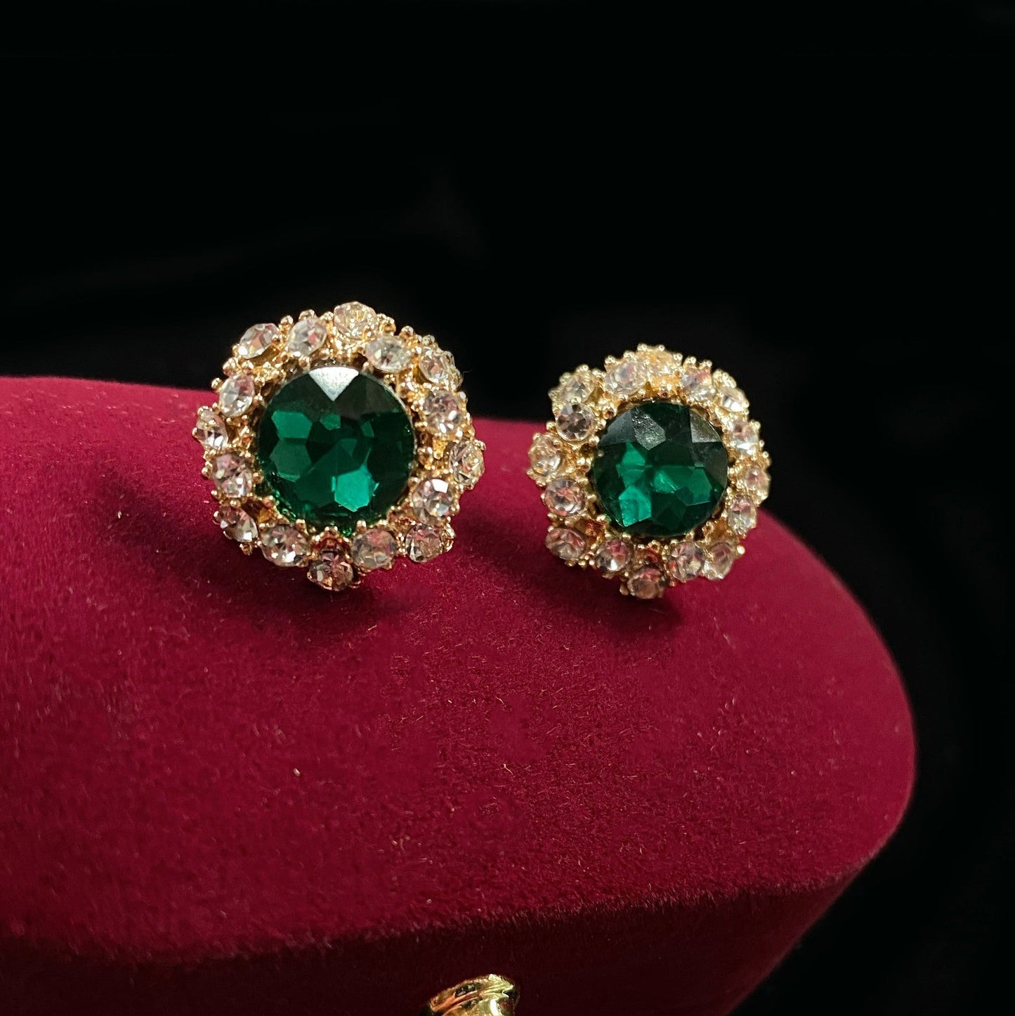 Needle Temperament Emerald Diamond Female Retro Earrings