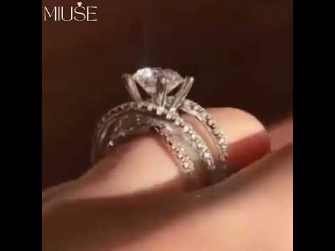 Round Cut Criss Cross Engagement Ring-Miusejewelry